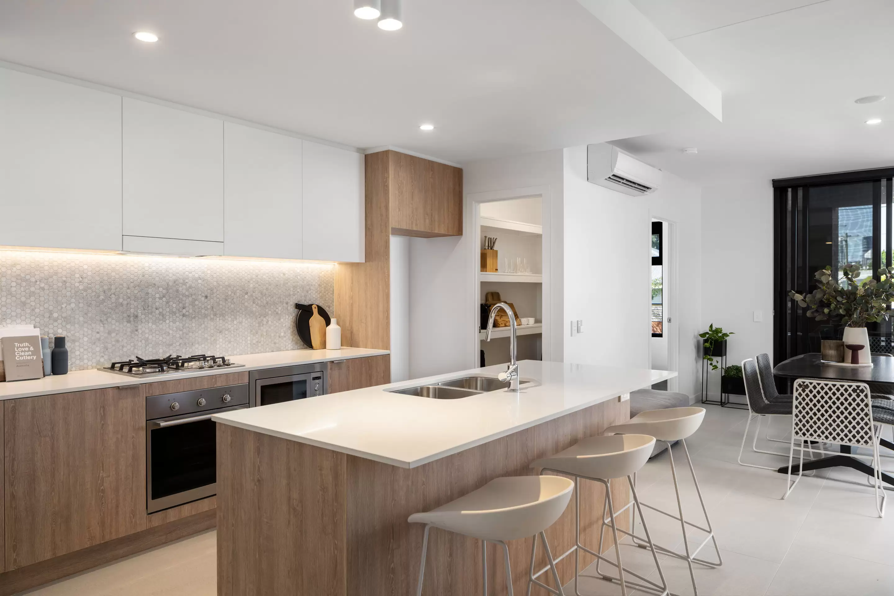 101/28 Gallway Street, Windsor Leased by Mosaic Property Group - image 1