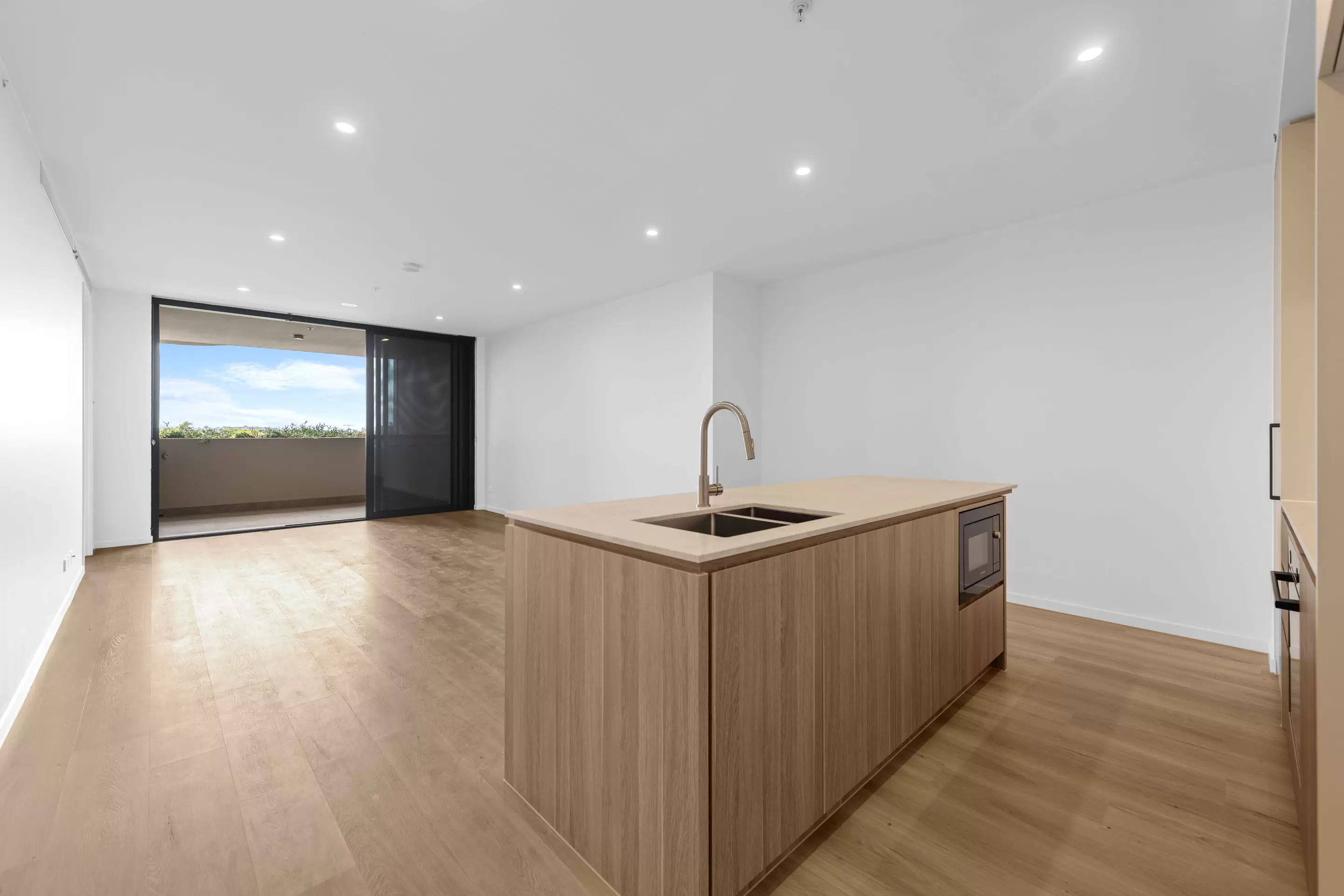 511/89 Lytton Rd, East Brisbane Leased by Mosaic Property Group - image 1