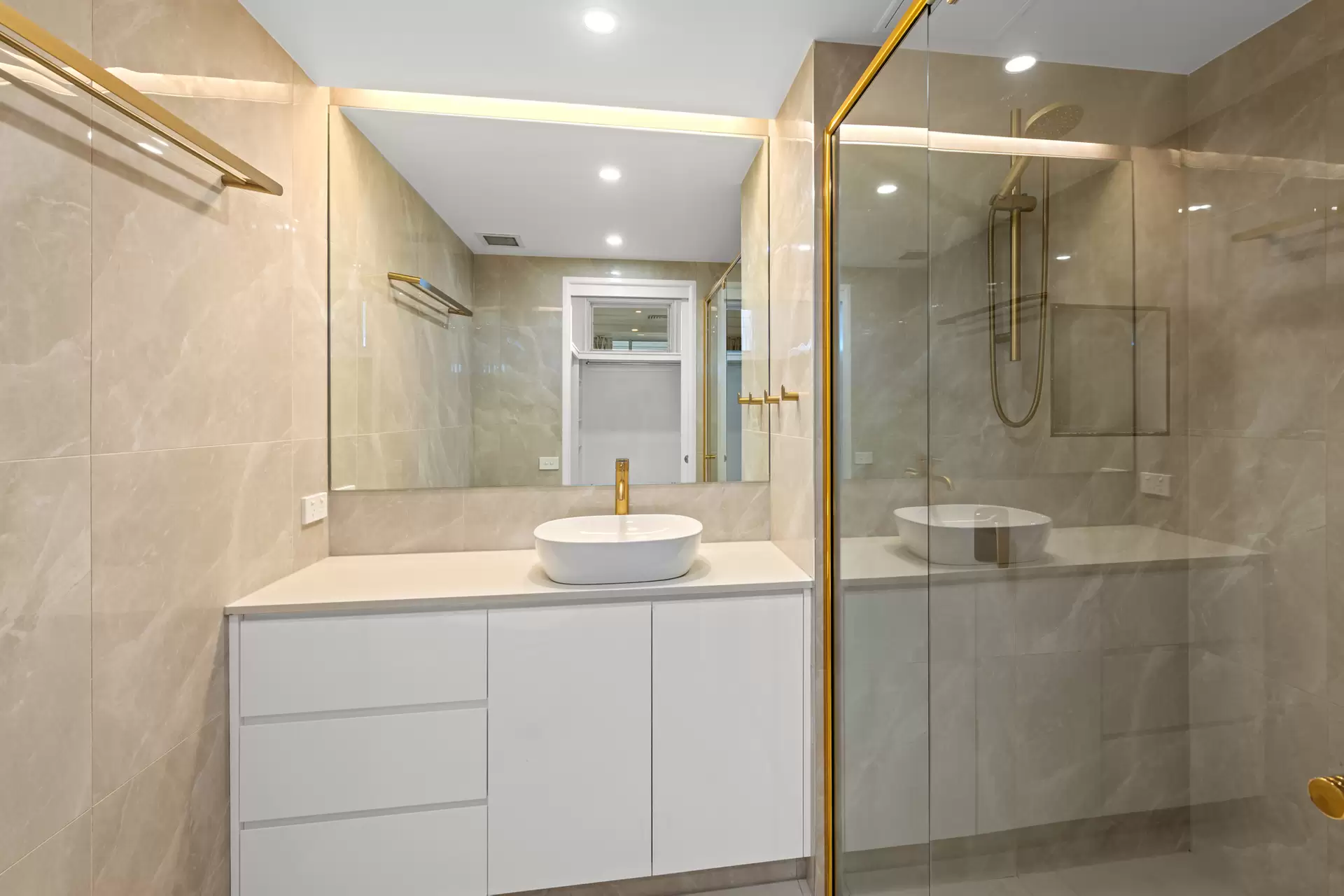 4037/4 Parkland Bvd, Brisbane City For Lease by Mosaic Property Group - image 1