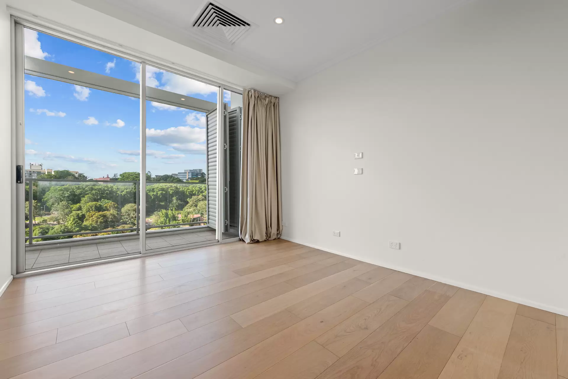 4037/4 Parkland Bvd, Brisbane City For Lease by Mosaic Property Group - image 1