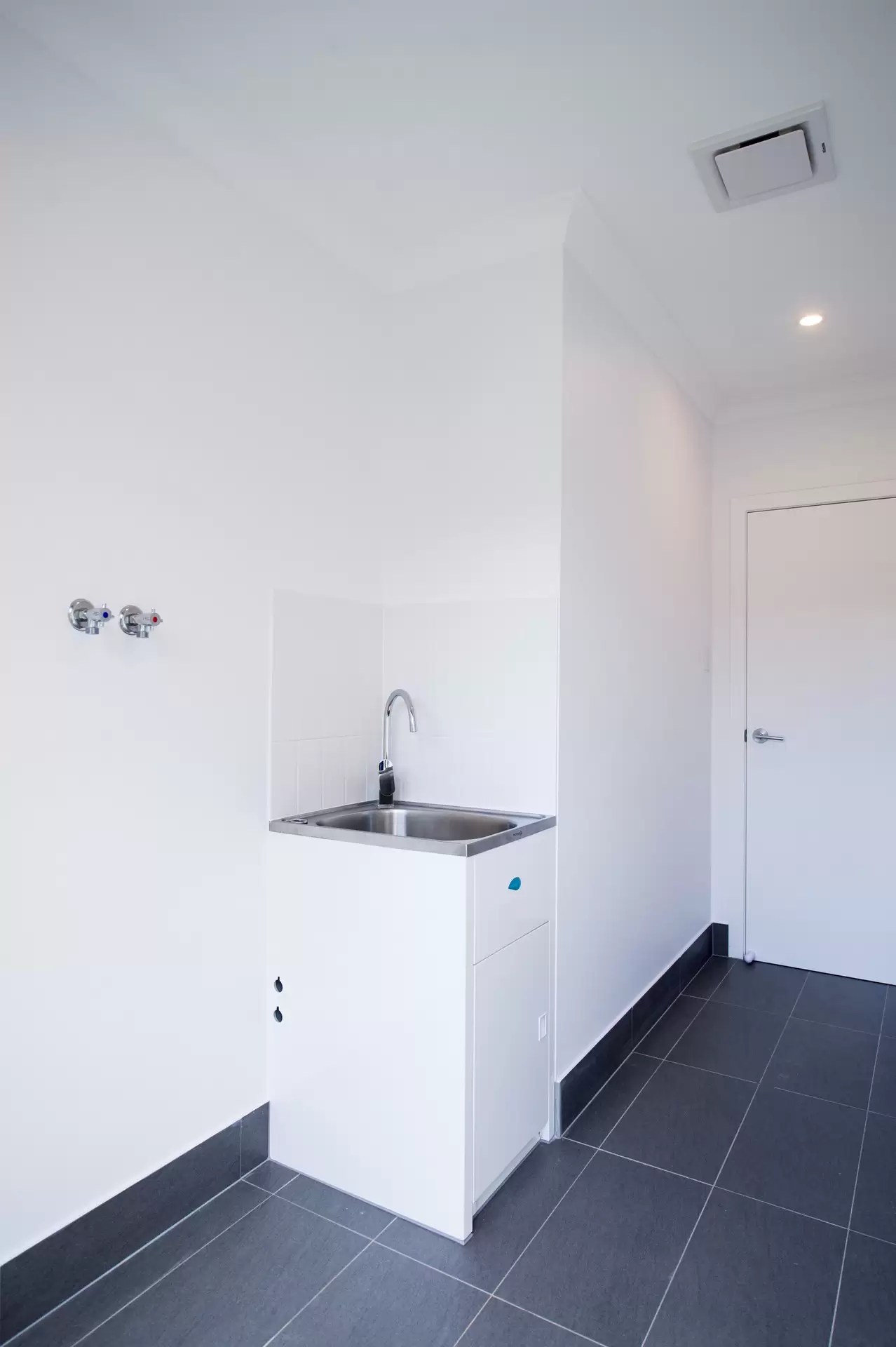 9 Stirling Street, Bridgeman Downs For Lease by Mosaic Property Group - image 1