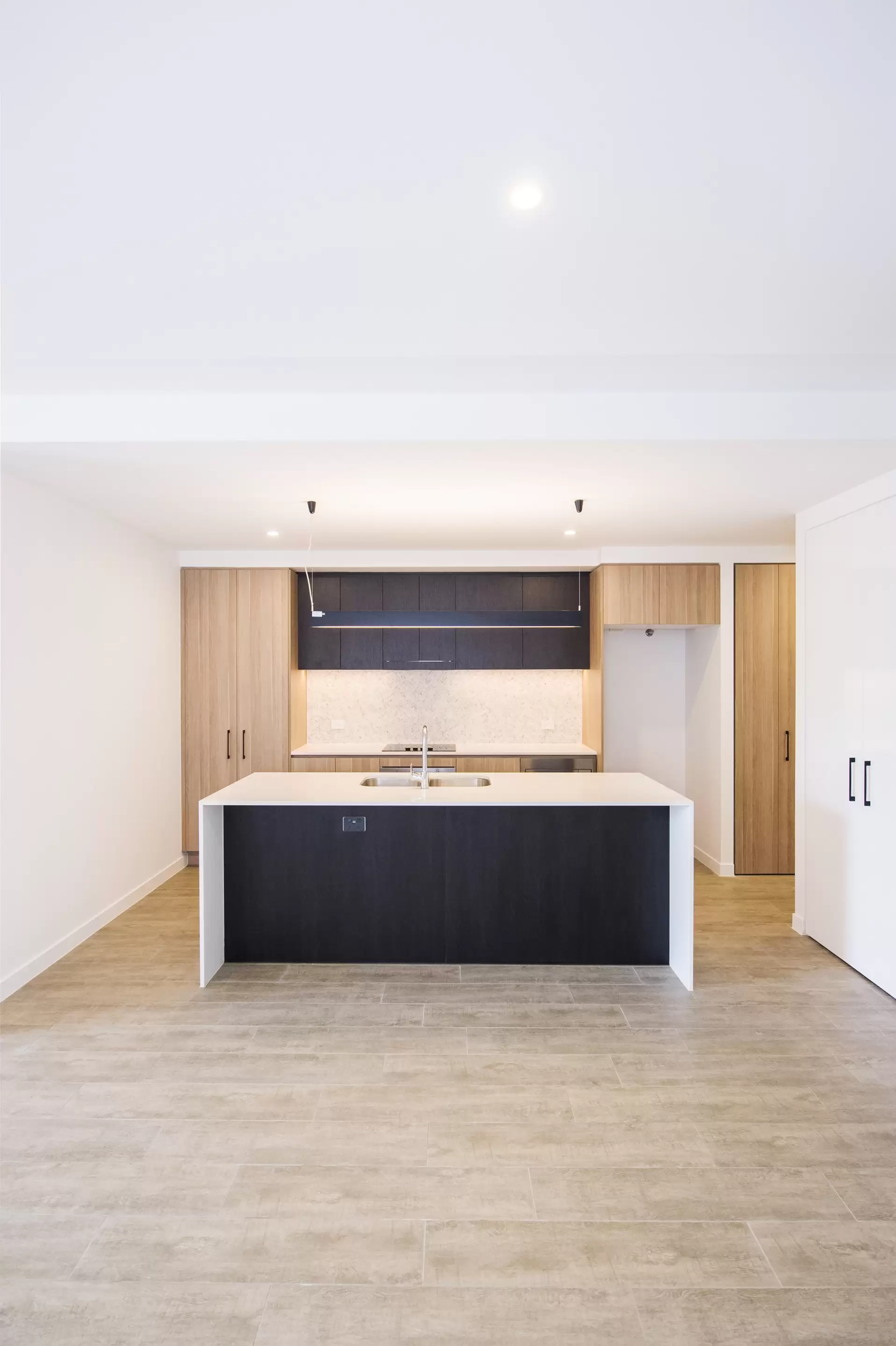 303/147 Sir Fred Schonell Drive, St Lucia For Lease by Mosaic Property Group - image 2