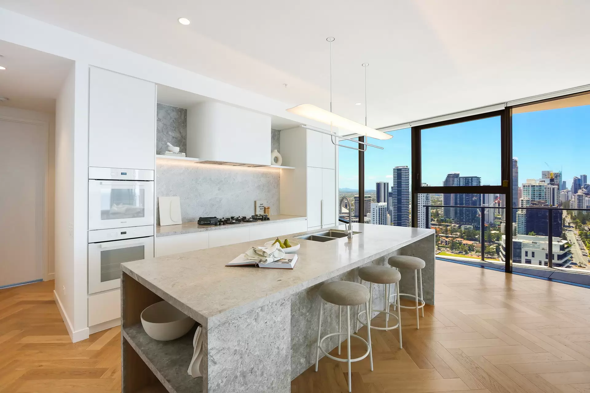 2801/15 Peerless Ave, Mermaid Beach Leased by Mosaic Property Group - image 2