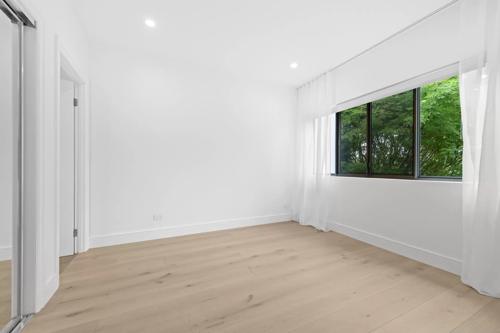 18/11 Stephens Street, Morningside Leased by Mosaic Property Group - image 1