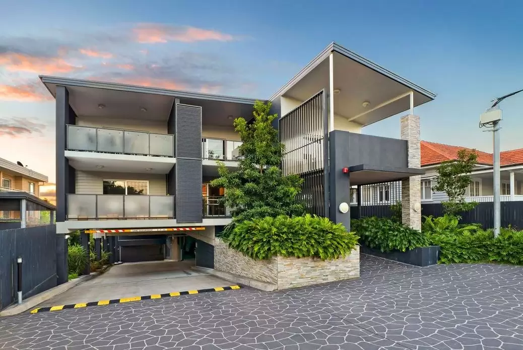 10/28 Chatsworth Road, Greenslopes Leased by Mosaic Property Group - image 1