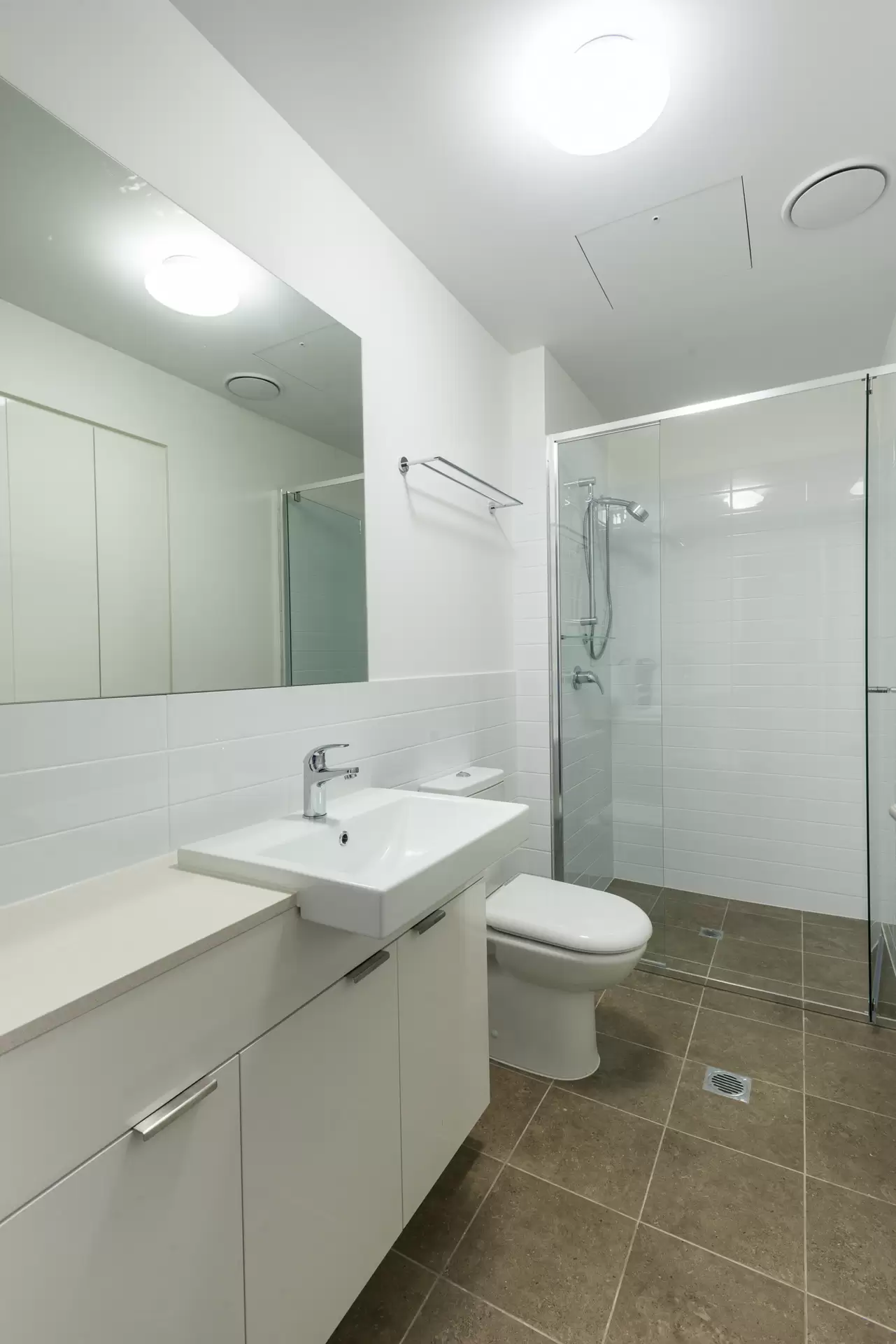 10/28 Chatsworth Road, Greenslopes Leased by Mosaic Property Group - image 1