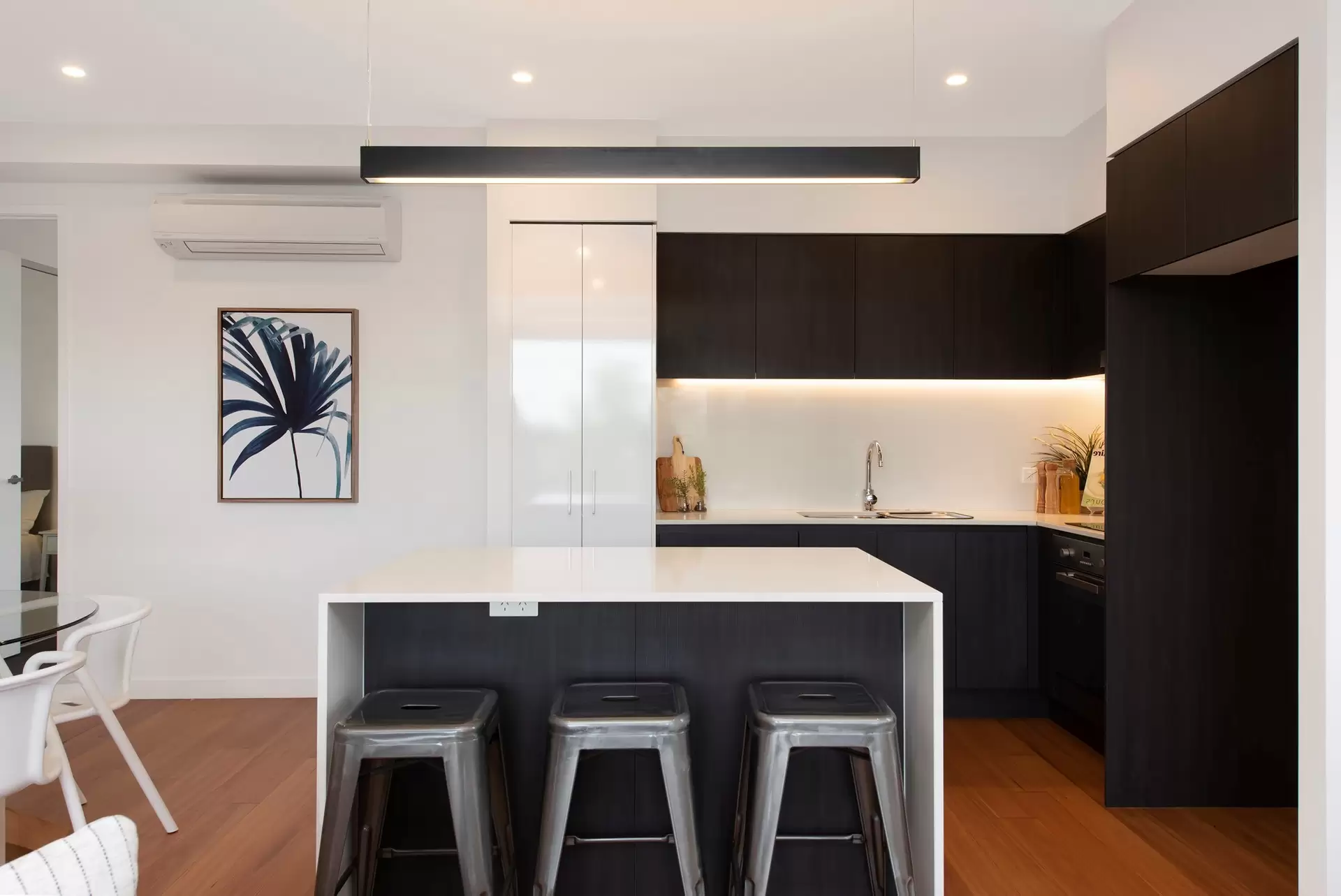 410/131-135 Clarence Road, Indooroopilly Leased by Mosaic Property Group - image 1