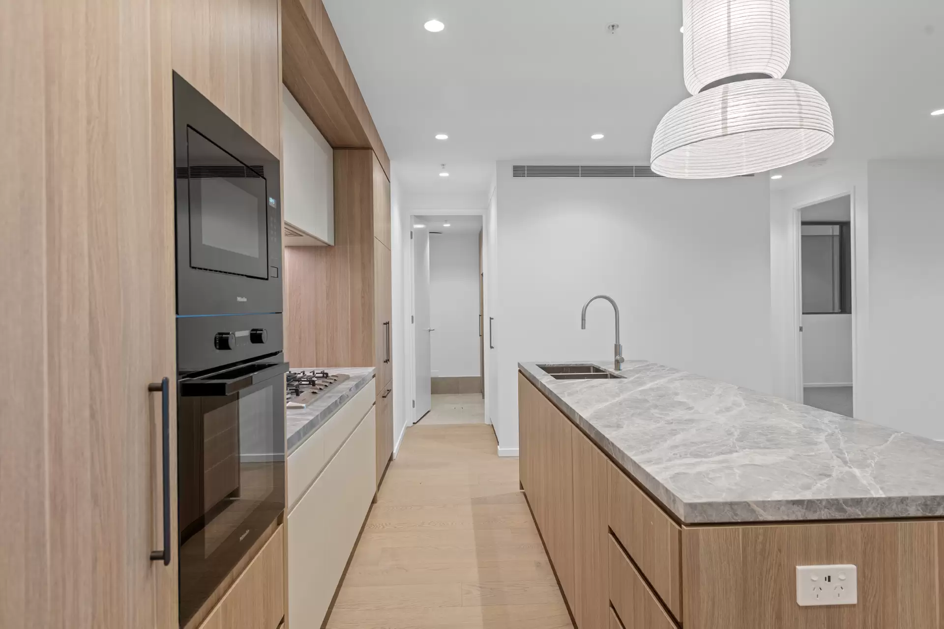 709/89 Lytton Road, East Brisbane For Lease by Mosaic Property Group - image 1