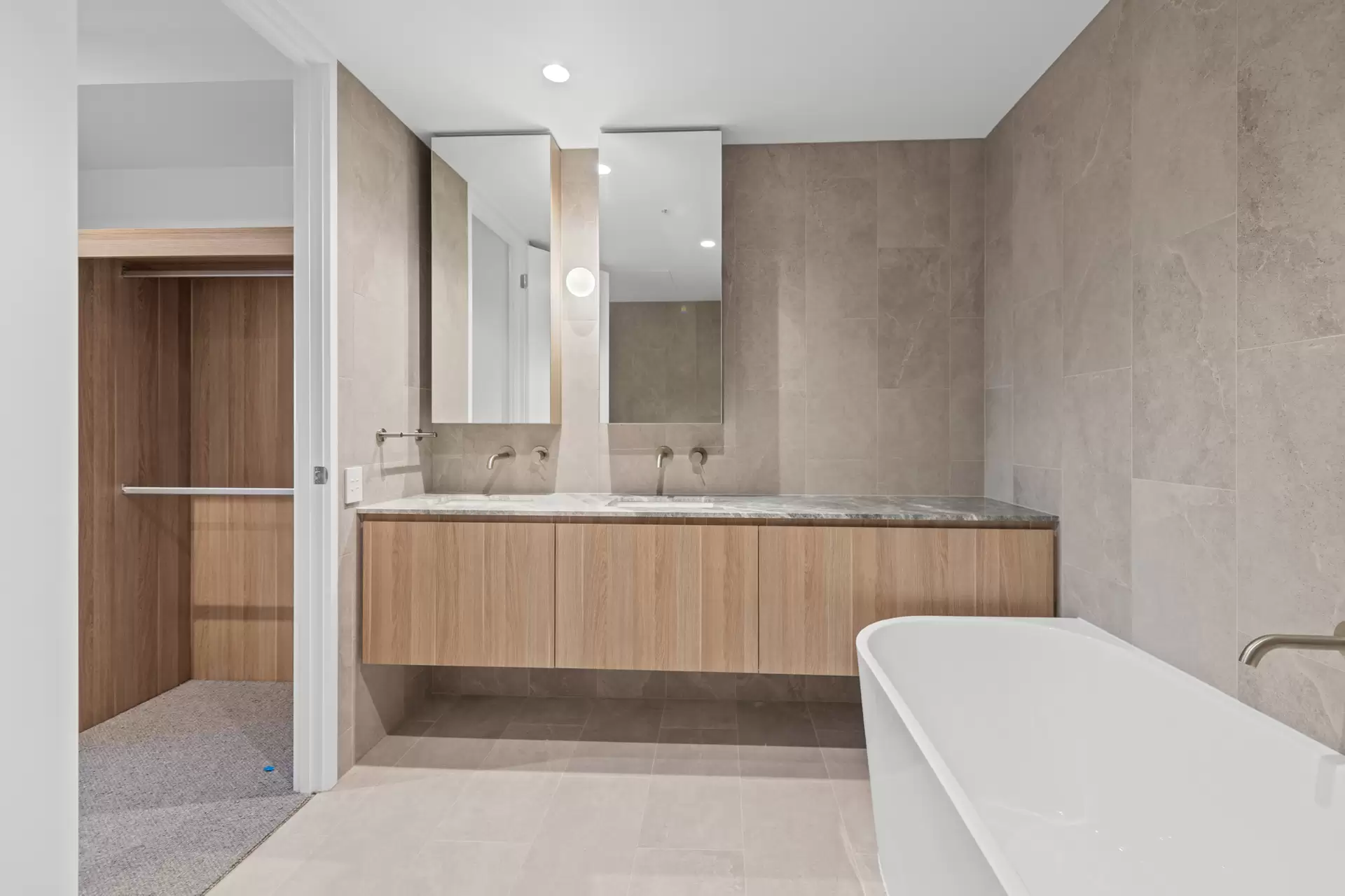 709/89 Lytton Road, East Brisbane For Lease by Mosaic Property Group - image 1