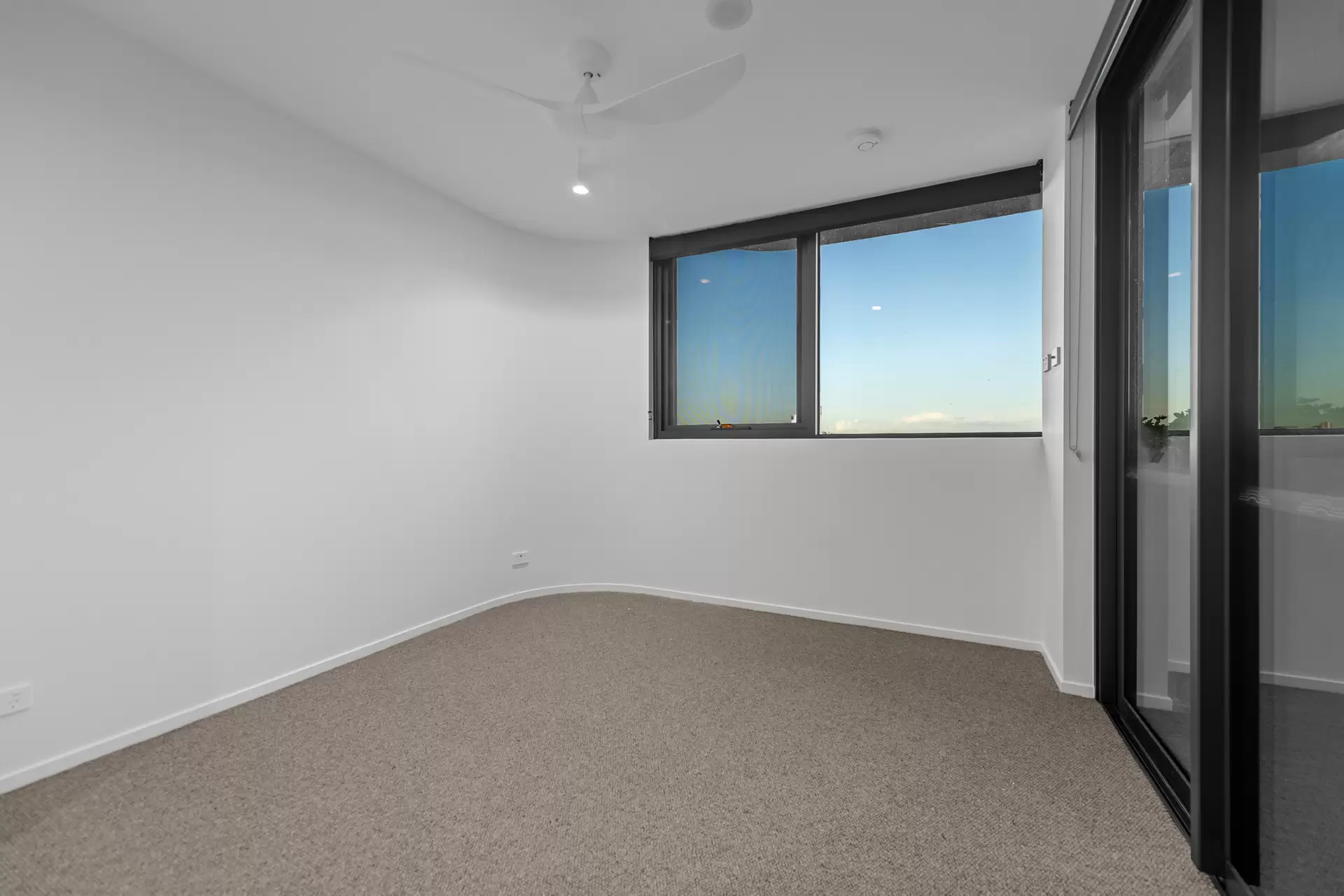 709/89 Lytton Road, East Brisbane For Lease by Mosaic Property Group - image 1