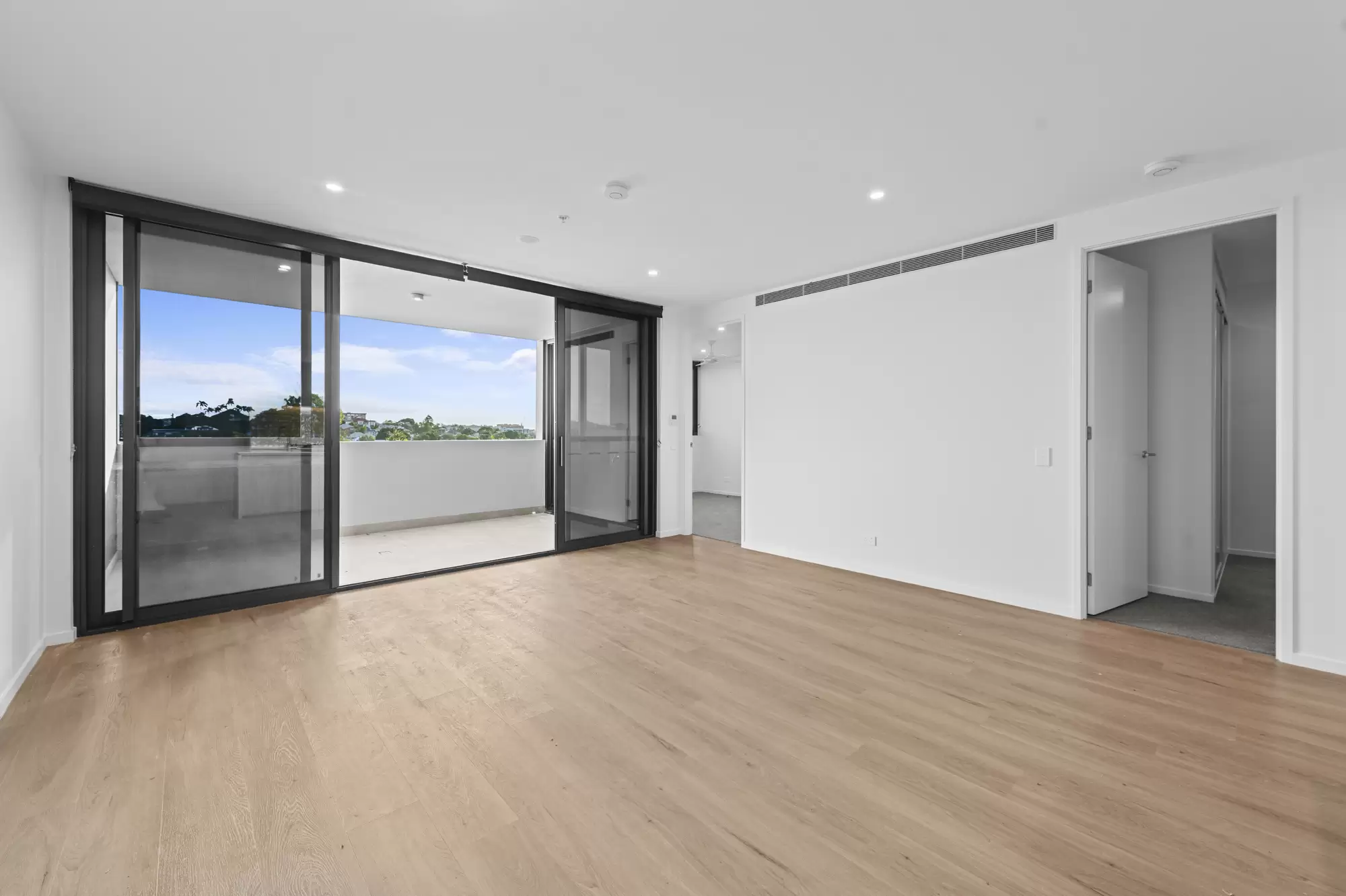 704/89 Lytton Rd, East Brisbane Leased by Mosaic Property Group - image 3