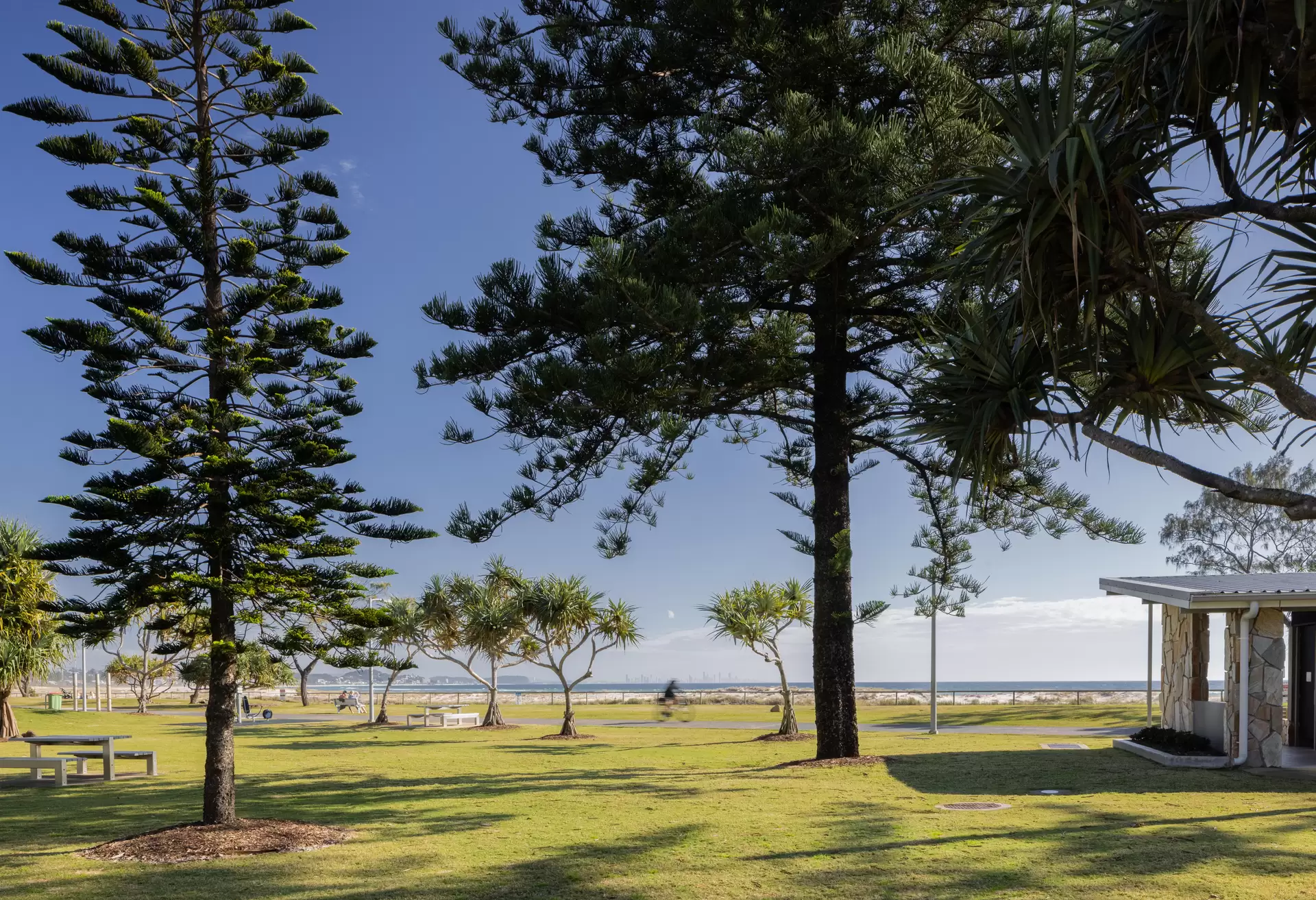 202/8 Churchill St, Coolangatta Leased by Mosaic Property Group - image 1