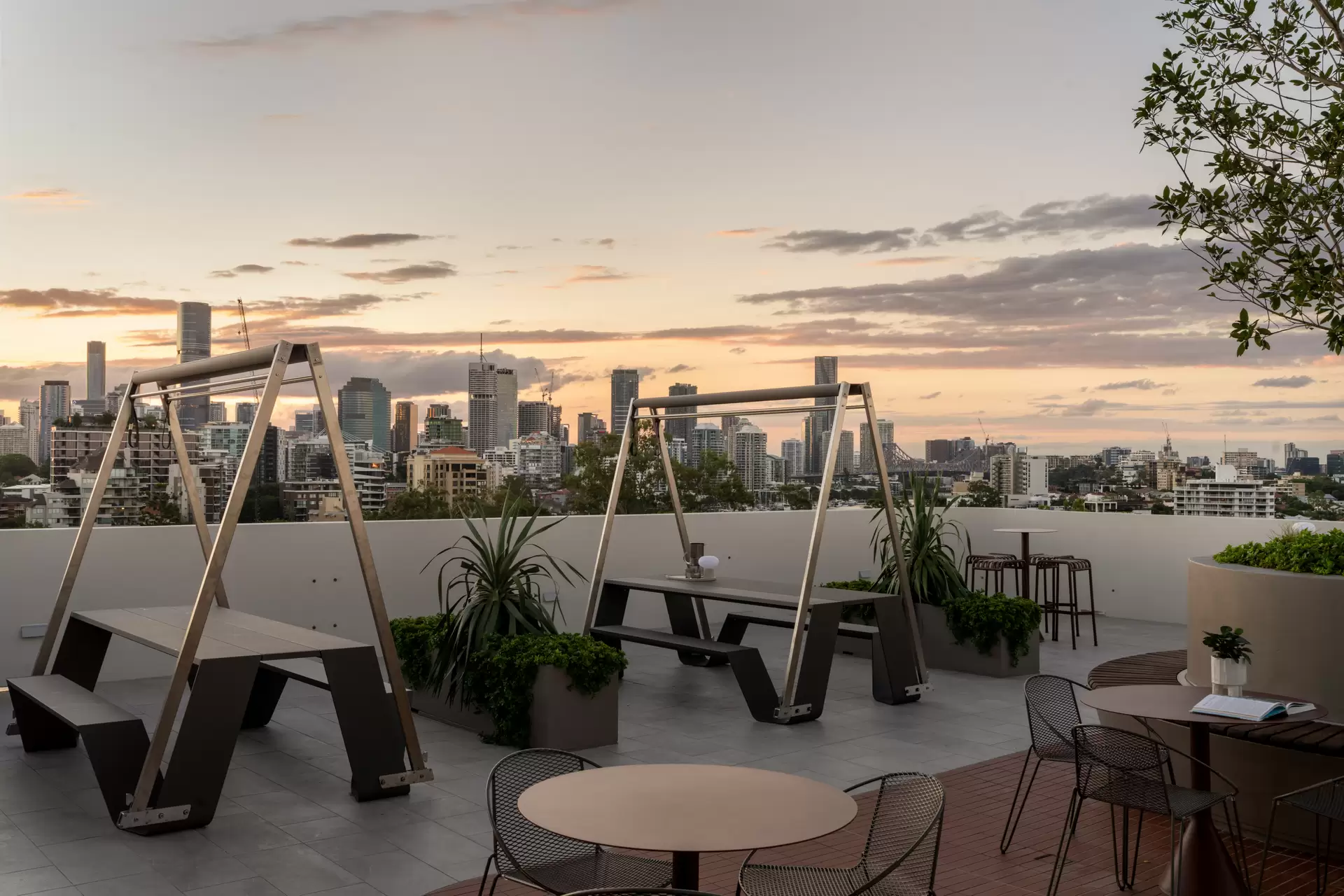 707/89 Lytton Rd, East Brisbane Leased by Mosaic Property Group - image 1