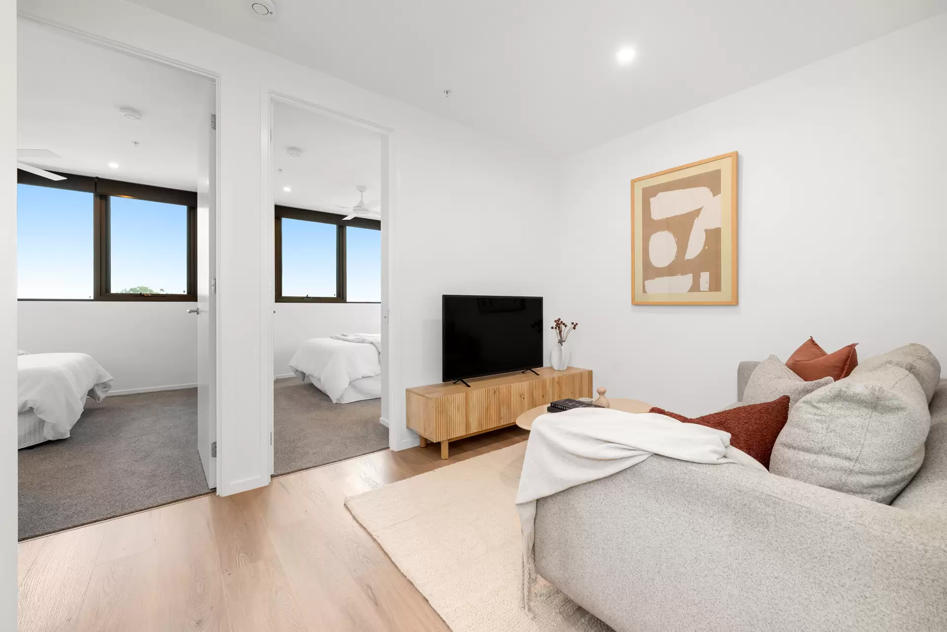 707/89 Lytton Rd, East Brisbane Leased by Mosaic Property Group - image 1