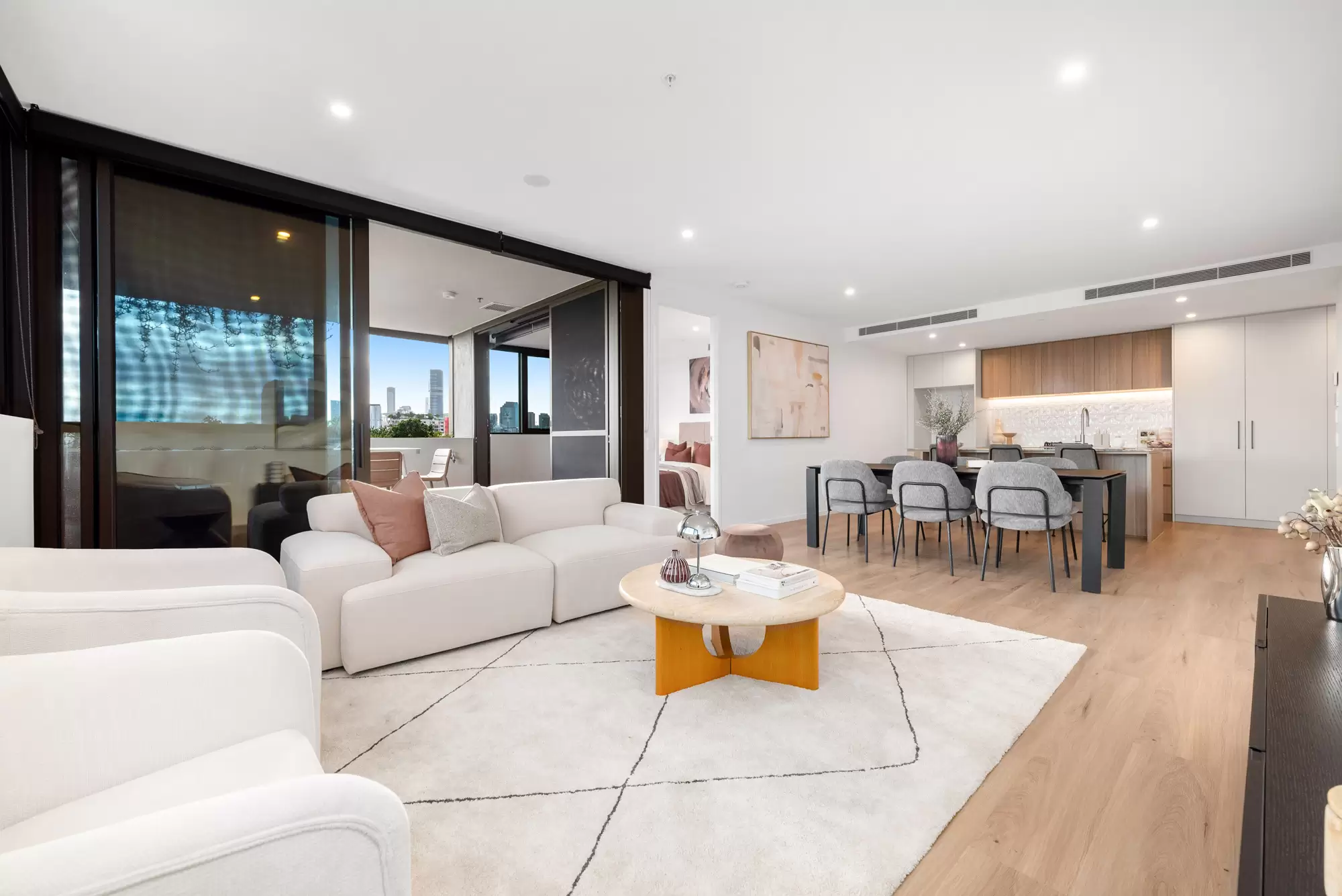 707/89 Lytton Rd, East Brisbane Leased by Mosaic Property Group - image 1