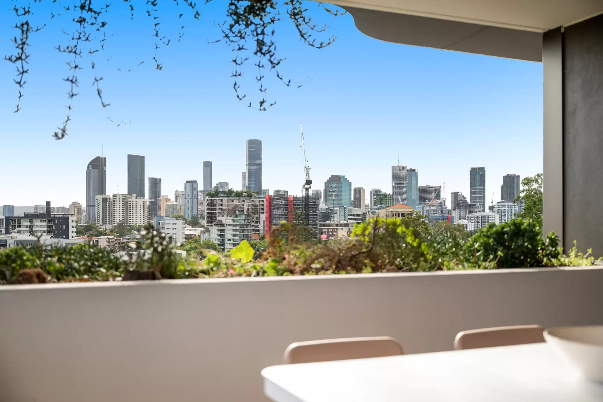 707/89 Lytton Rd, East Brisbane Leased by Mosaic Property Group - image 2