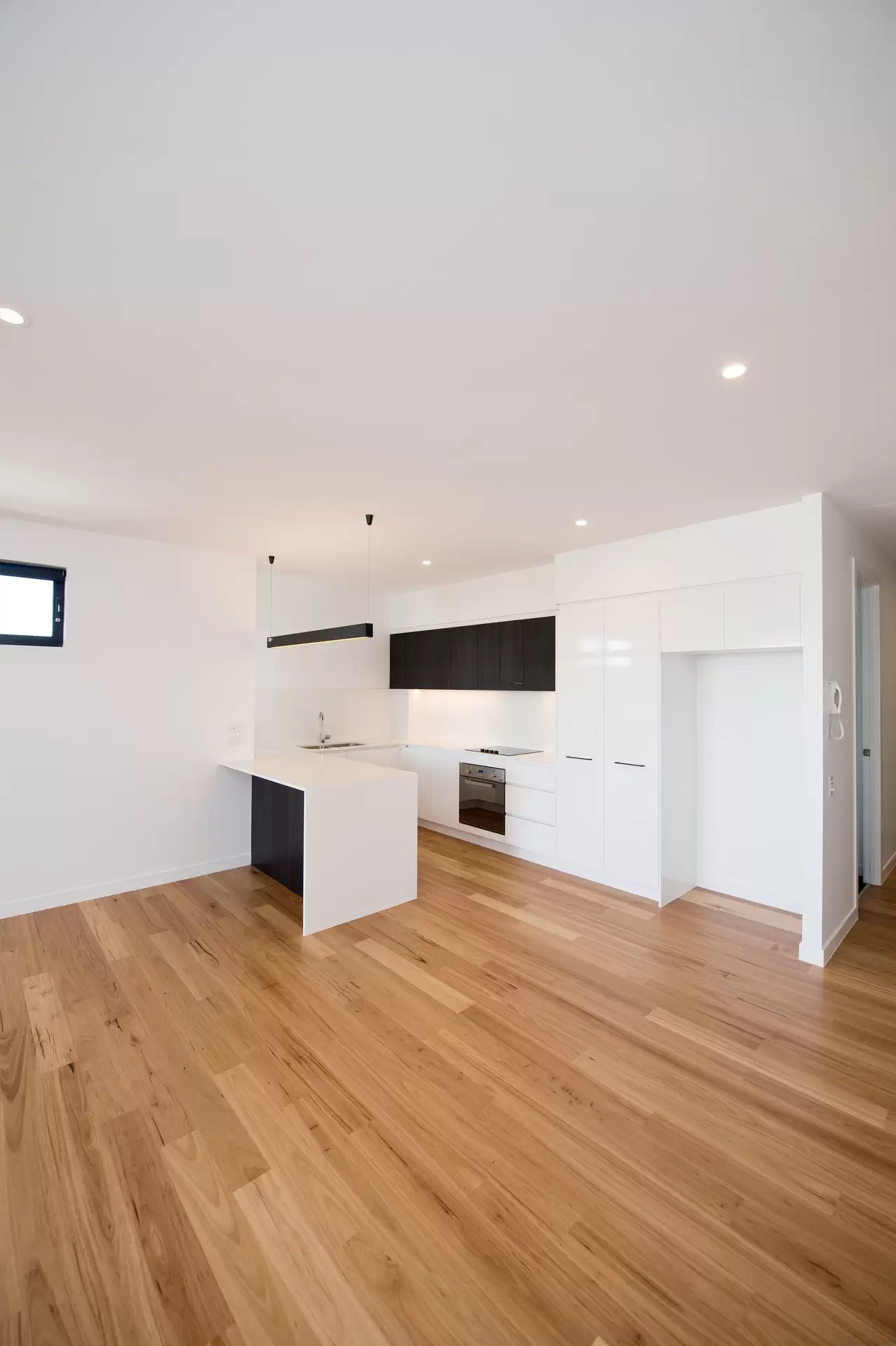 205/40 Donaldson Street, Greenslopes Leased by Mosaic Property Group - image 1