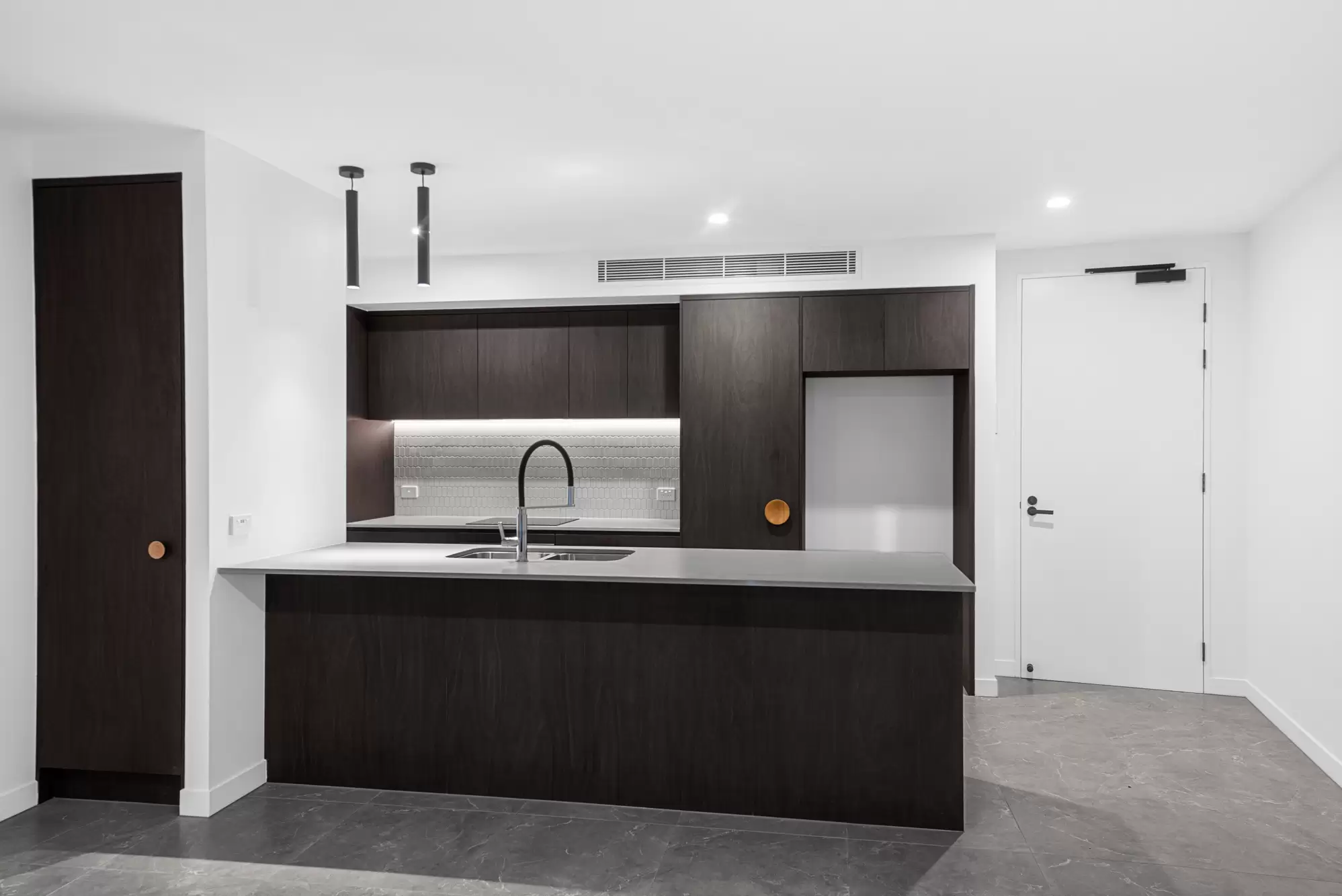 2313/100 Duporth Avenue, Maroochydore Leased by Mosaic Property Group - image 2