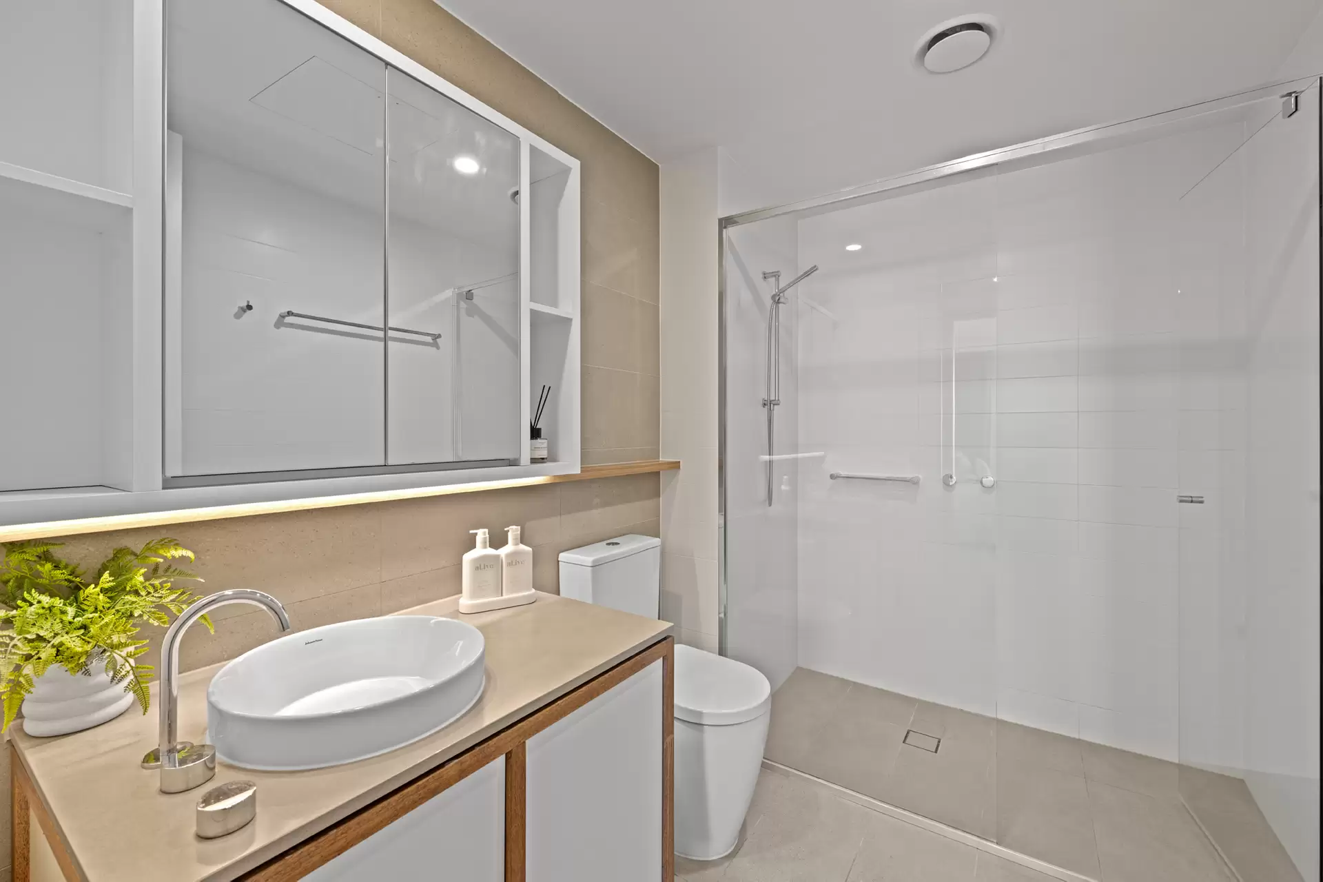 2204/43 Peerless Avenue, Mermaid Beach For Lease by Mosaic Property Group - image 1